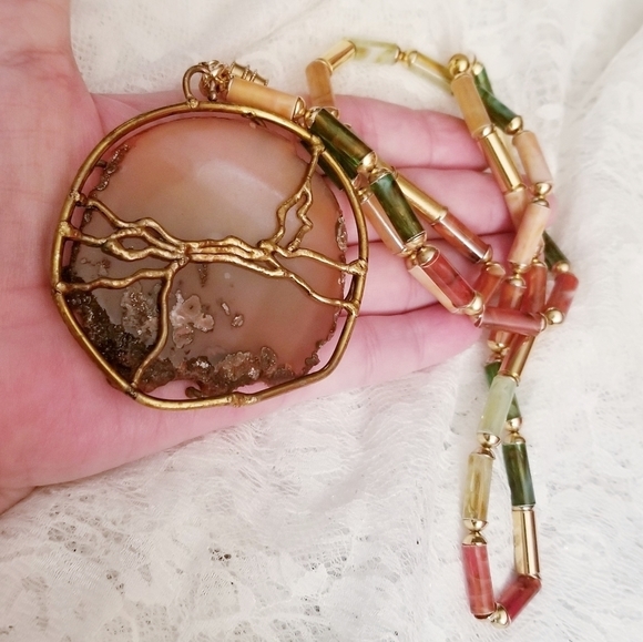 "SOLD* Vintage Faux Jade Necklace W/ Large Agate Pendant - Picture 1 of 6